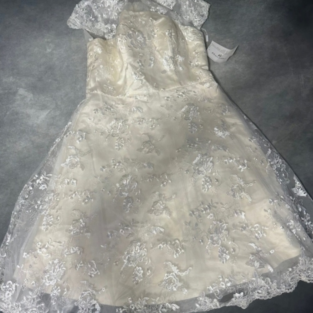 Loee dress white color maxi gown